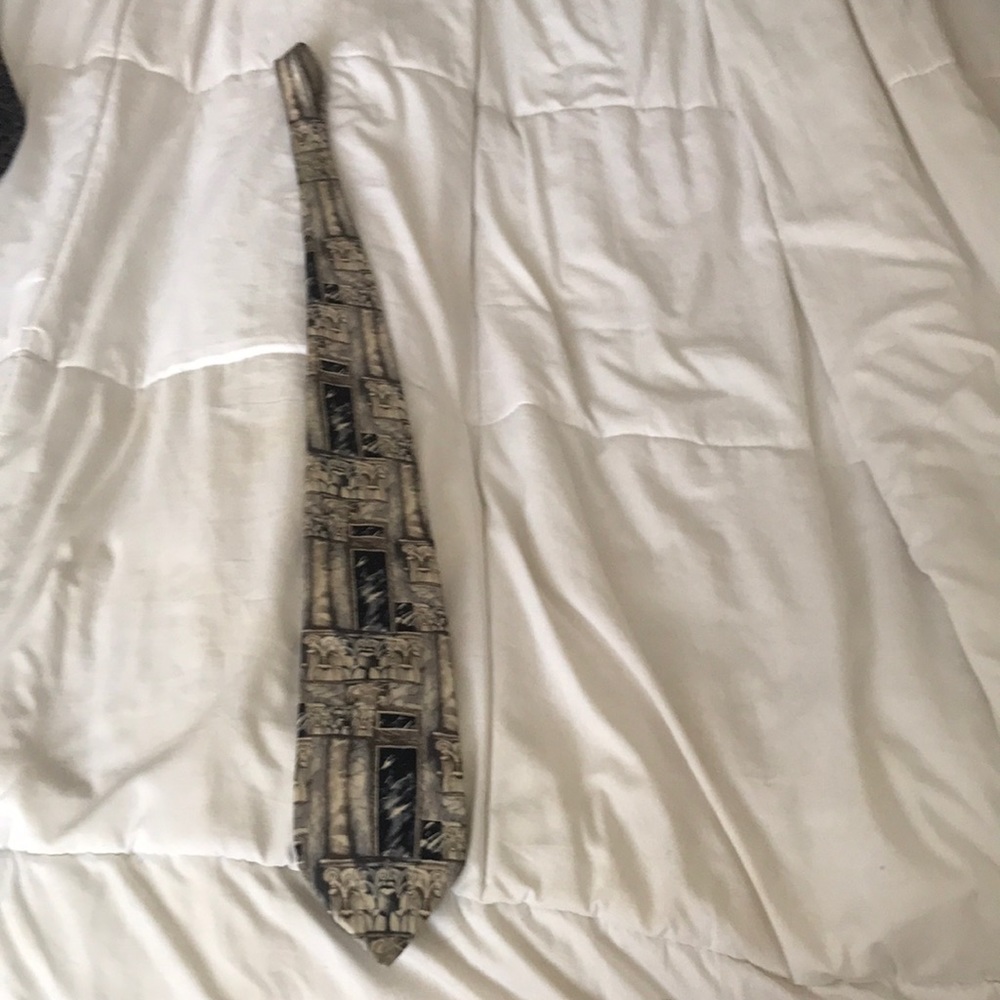 Bill Blass 100% Silk Tie